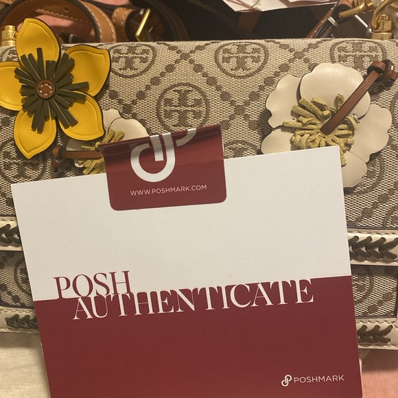 Tory Burch  ! NWT limited edition.monogrammed flower bag. Authenticated! - Picture 11 of 16